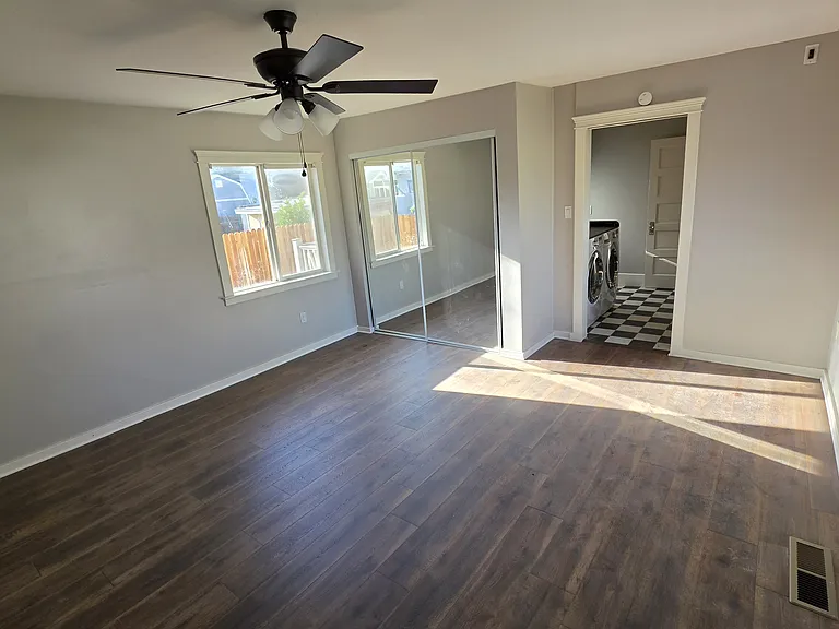 4139 Locust St — Photo 24