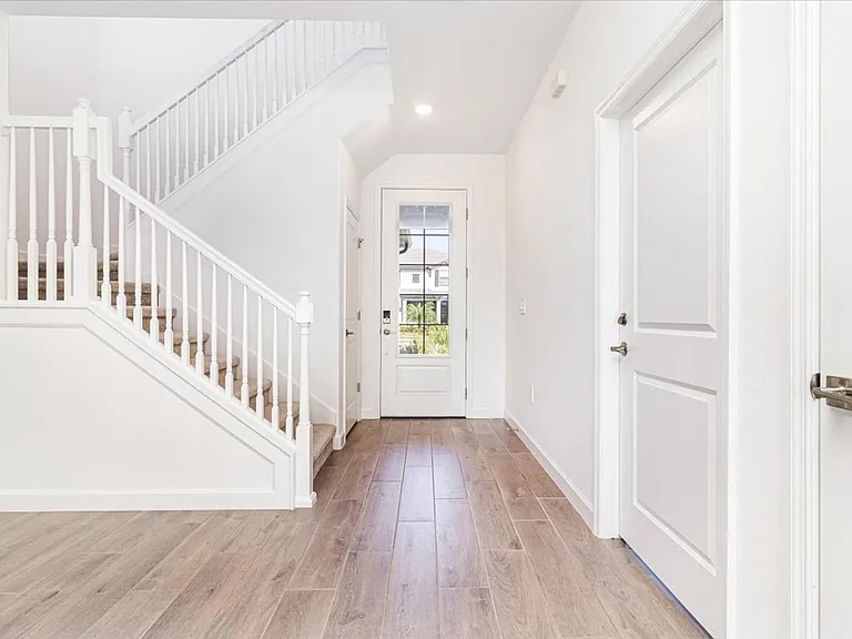 4873 Seafoam Trl — Photo 6
