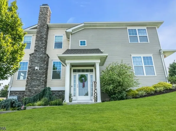 18 Blazingstar Way, Allamuchy Twp., NJ 07840