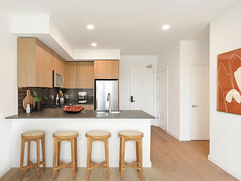 2025 Fulton Ave — Photo 3