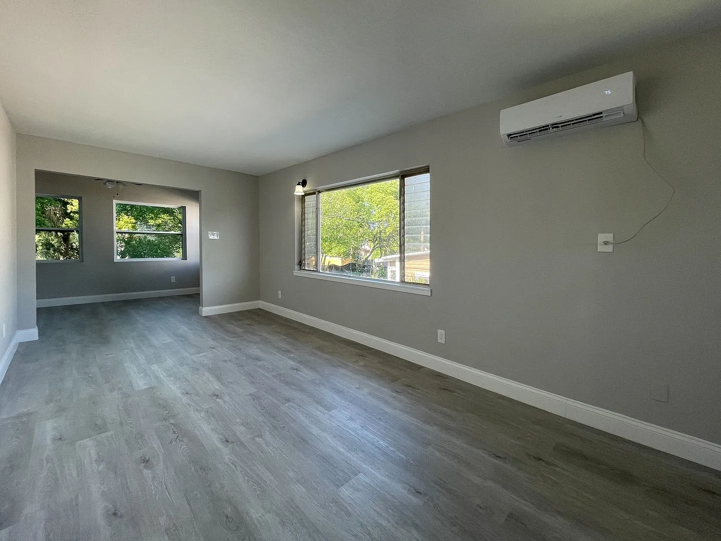 2704 E Columbus Dr. — Photo 4