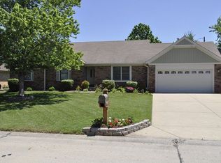 565 Pebble Way, Greenwood, IN 46142