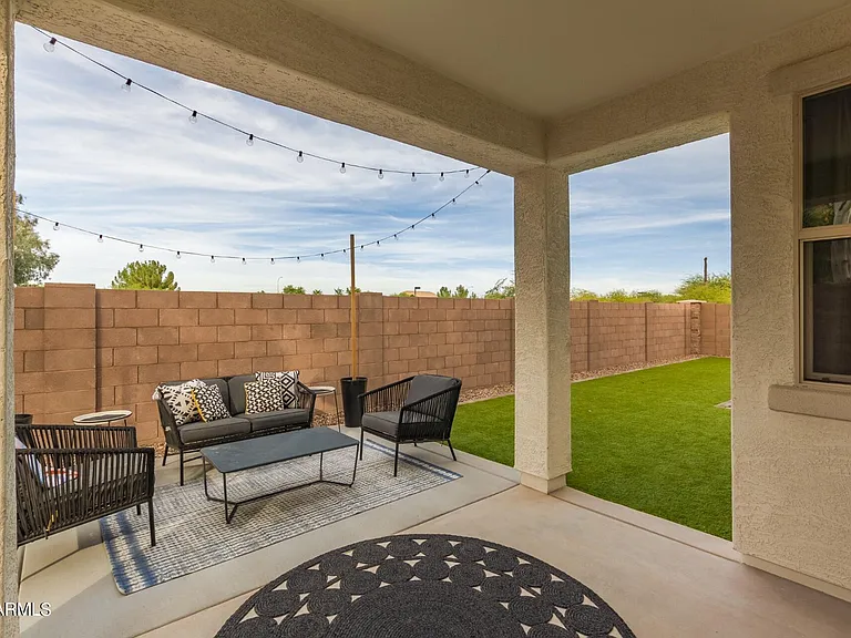 1942 S Sycamore Pl — Photo 18