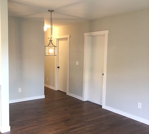 3rd image of 2520 Verona St