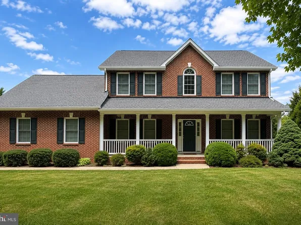 183 Cross Point Dr, Owings, MD 20736