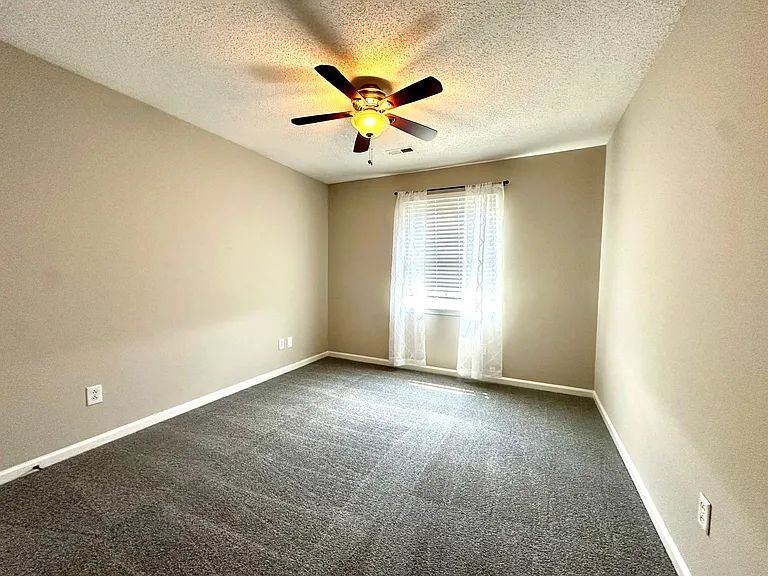 8425 Hirsch Dr — Photo 19