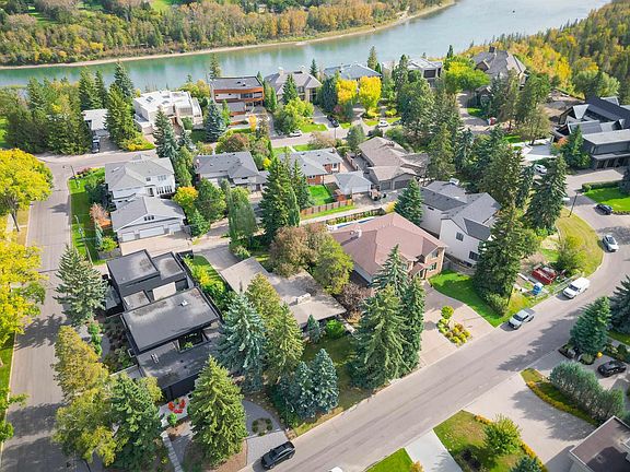 5th image of 3 Riverside Cres NW