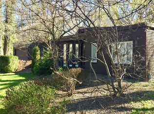 20 Thornwood Dr, Rochester, NY 14625