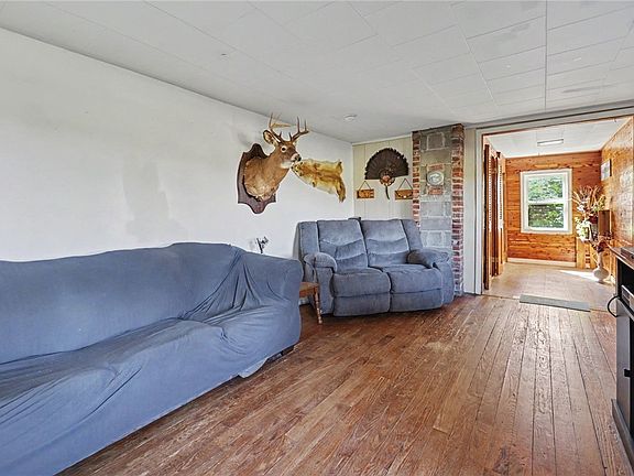 4th image of 1471 Kent Rd