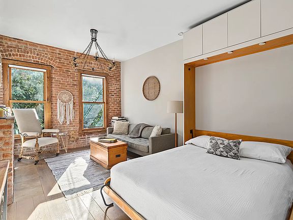 4th image of 92 Horatio St APT 5S