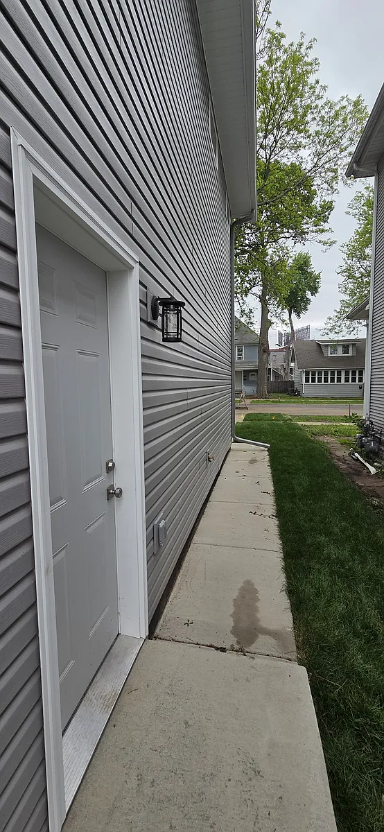 Building Photo - 931 Sherburne Ave #A