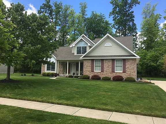 2nd image of 1051 Ashwood Ln