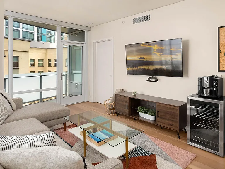 121 Stewart St #807 — Photo 9