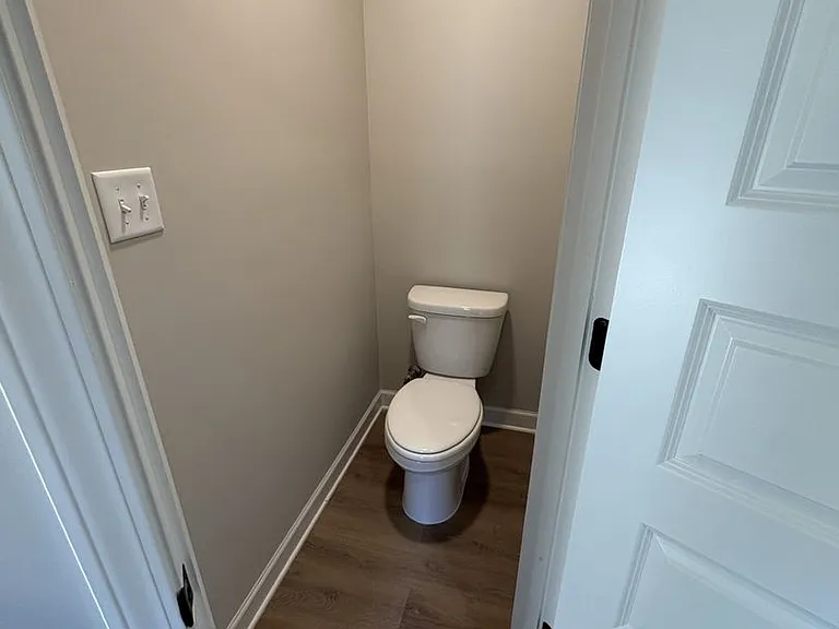 8712 Clark Ave — Photo 8