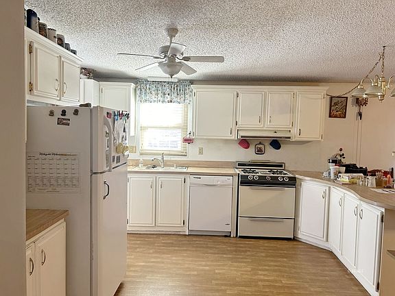 5th image of 102 Mason Rd
