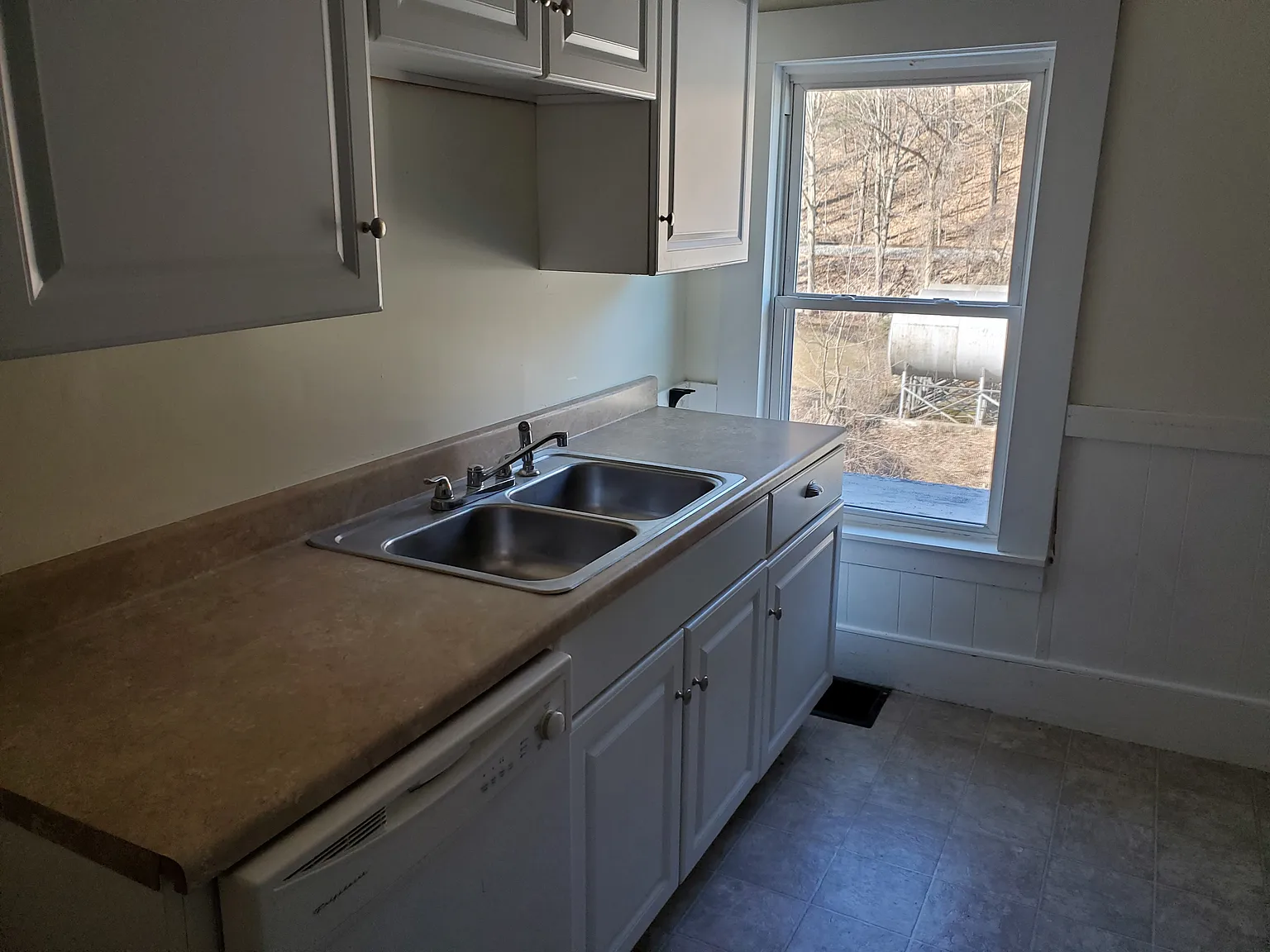2 bed, 1240 sqft, $1,700 — Photo 2