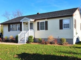 330 Douglas Rd, Lowell, MA 01852