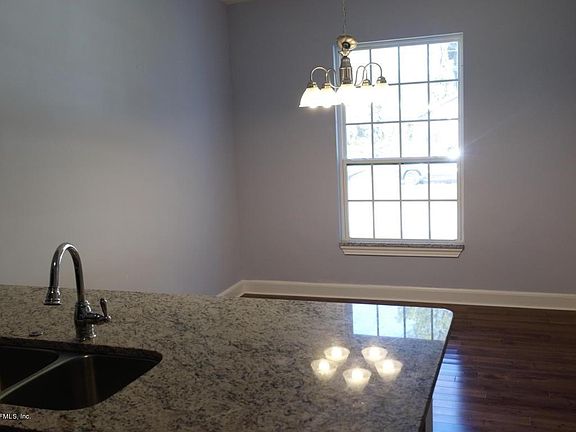5th image of 2304 Wooddale St