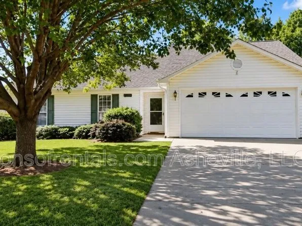 105 Sandpiper Ct, Fletcher, NC 28732