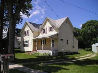 275 E Park St, Montello, WI 53949