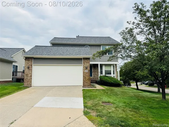 31199 Columbia Dr, Novi, MI 48377