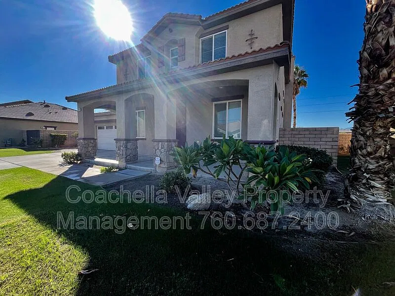 4 bed, 3.0 bath, 2697 sqft, $2,995 — Photo 2