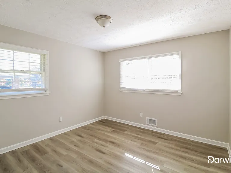 1634 Rhonda Ln — Photo 9
