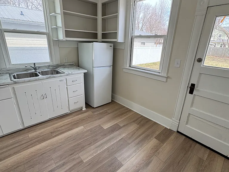 805 4th St SW #1 — Photo 3