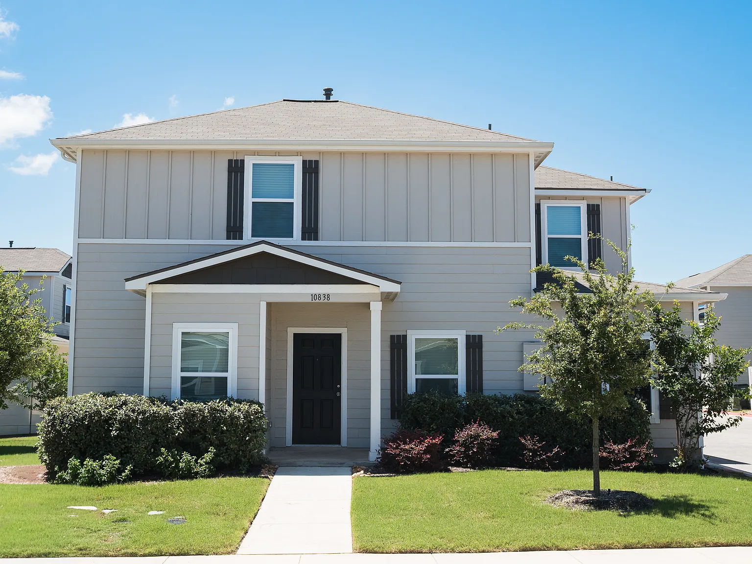 3 bed, 2.5 bath, 1611 sqft, $1,725 — Photo 3