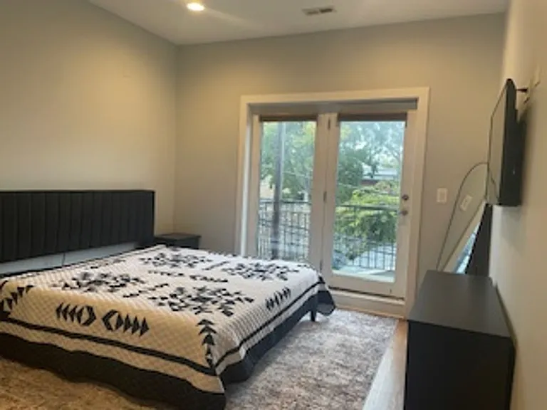 2128 W Van Buren St #2 — Photo 8