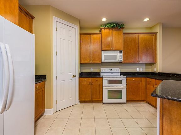3rd image of 10304 Saville Rowe Ln