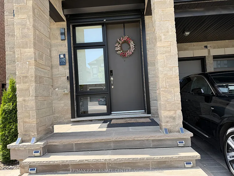 1192 Stag Holw — Photo 2