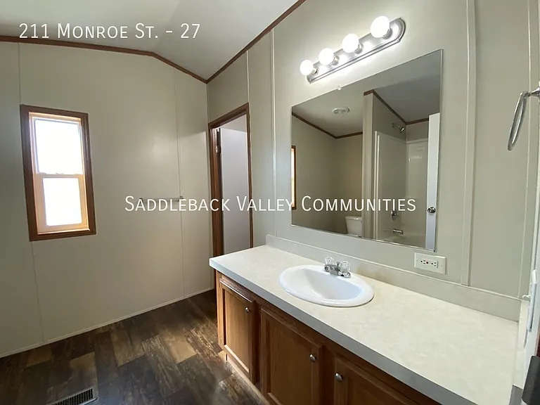 211 Monroe St #27 — Photo 12