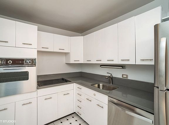 3rd image of 4800 S Chicago Beach Dr APT 1012N