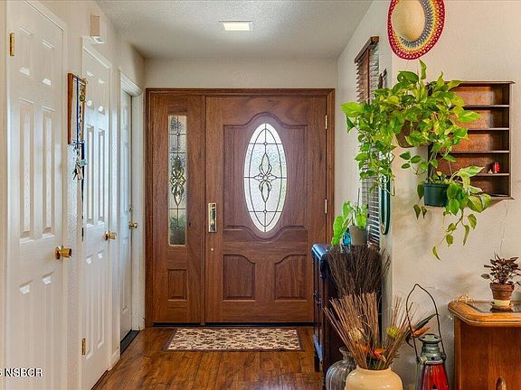 5th image of 1406 Bluebird St