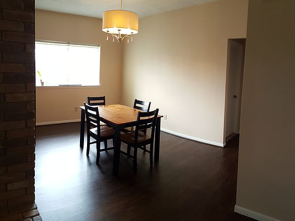 4th image of 2502 Parkview Dr