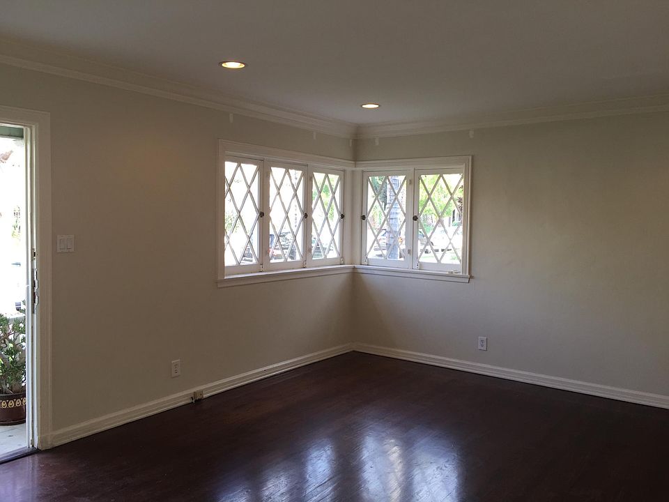 1st image of 840 Westmount Dr