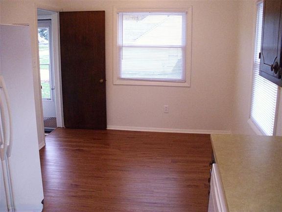 5th image of 2941 West Ave SW