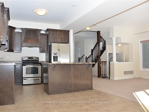5th image of 341 Stonehenge Dr