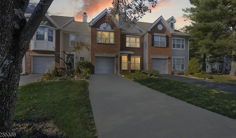 1306 Stech Dr — Photo 3