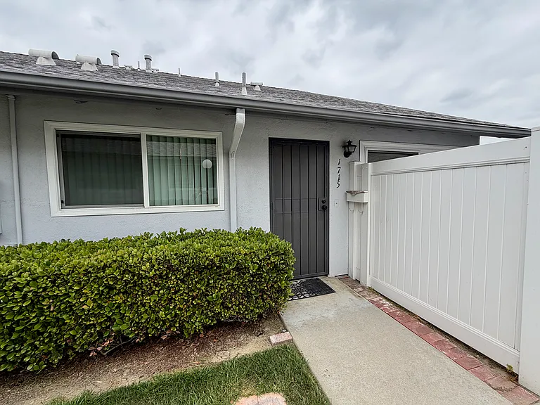 1715 Firvale Ave — Photo 12