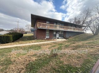 611 S 7th St APT 24, Tarkio, MO 64491