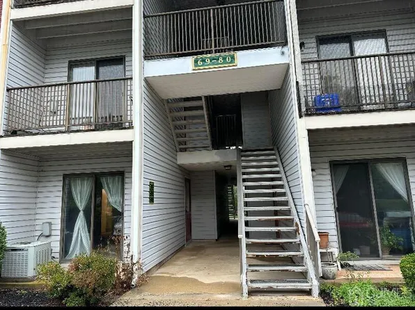 69 Canterbury Ct #2069, Piscataway, NJ 08854