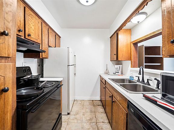 3rd image of 1710 Indiana St APT 7
