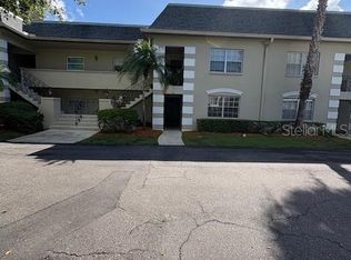 68 Country Club Dr, Largo, FL 33771