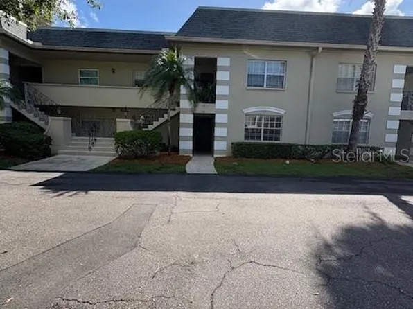 68 Country Club Dr, Largo, FL