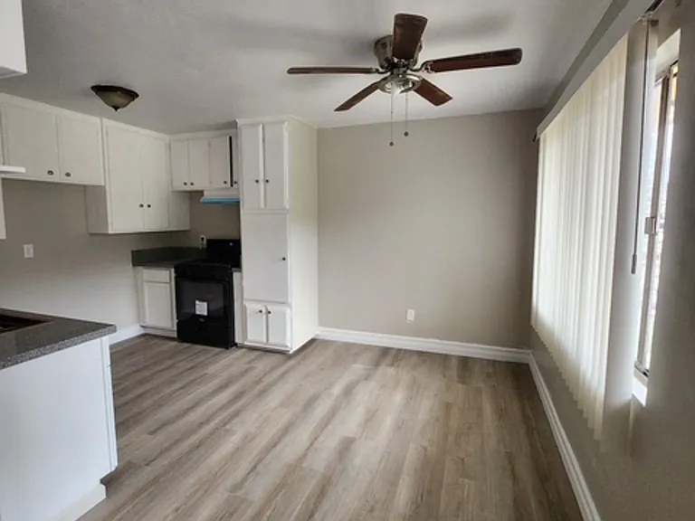 9551-9561 Maureen Dr — Photo 3