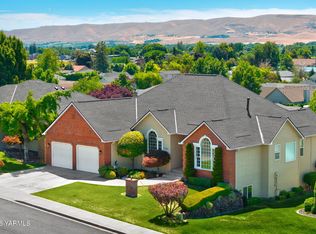7508 Meadow Ln, Yakima, WA 98908