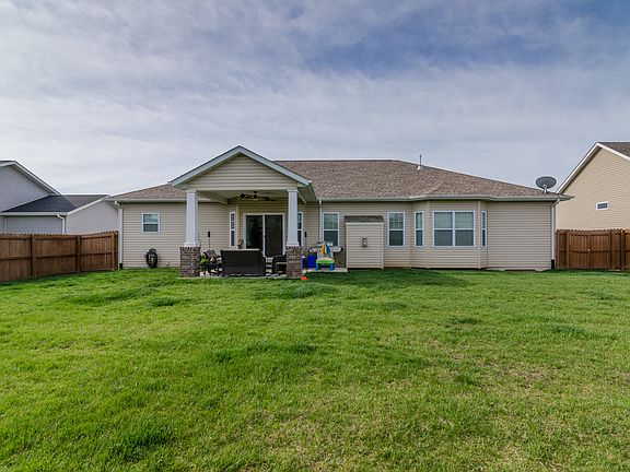 5th image of 133 Meridian Oaks Dr