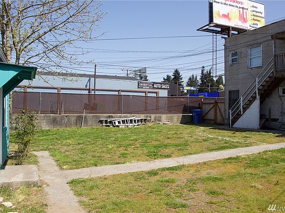 5th image of 8234 Pacific Ave